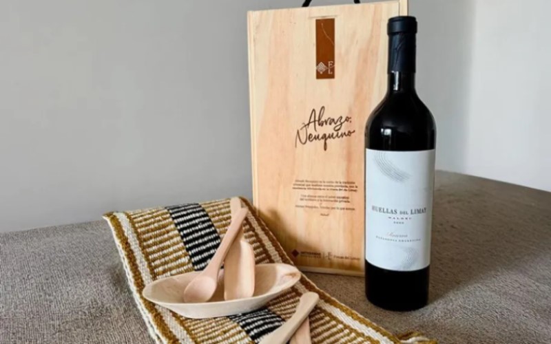 «Abrazo Neuquino»: artesanías y una bodega se fusionan en un producto con identidad