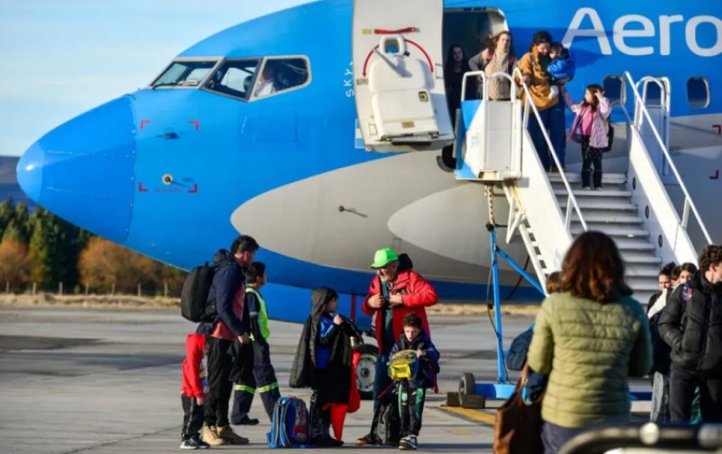 Neuquén cerró noviembre con un fuerte incremento en el movimiento aéreo