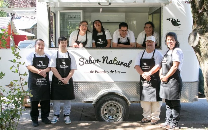 Abre “Sabor Natural”, el food truck que impulsa la inclusión en San Martín de los Andes